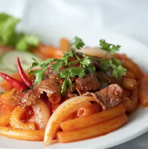 Hình ảnh Nui xào bò