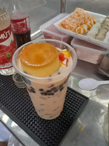 Hình ảnh Trà sữa full topping - bánh flan