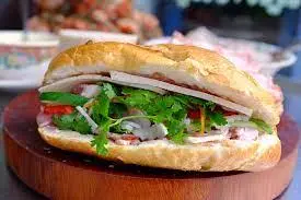 Hình ảnh Bánh mì thịt chả