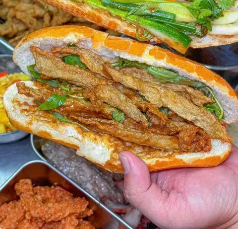 Hình ảnh Bánh mì chả cá