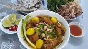 Hình ảnh Mì Quảng lòng gà trứng non