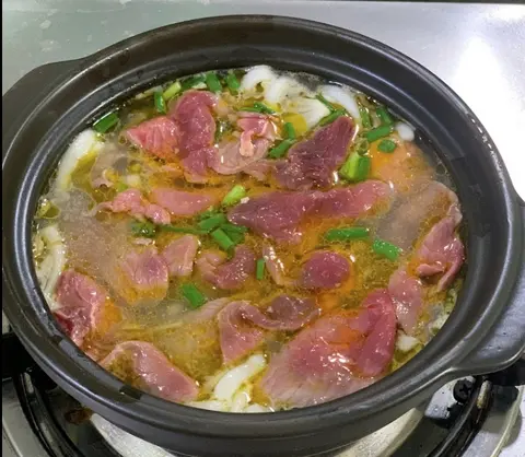 Hình ảnh Bánh canh bò tái