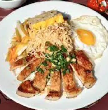 Hình ảnh Cơm ba rọi bì chả trứng