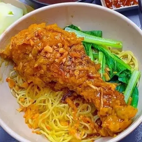Hình ảnh Mì gà quay 4 vắt