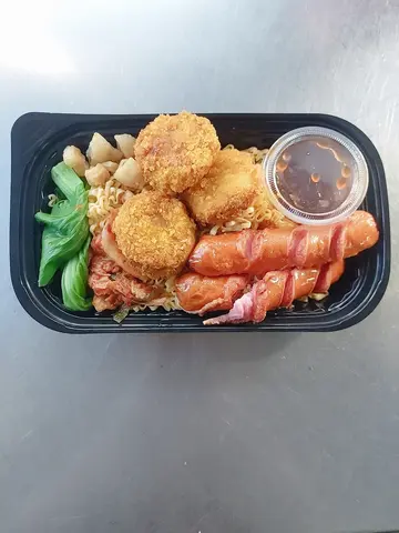 Hình ảnh Mì trộn bánh gà sốt thịt bằm