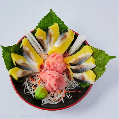 Hình ảnh Sashimi cá trích ép trứng 6 miếng