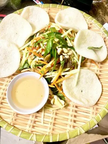 Hình ảnh Gỏi củ hủ dừa - Coconut palm heart salad