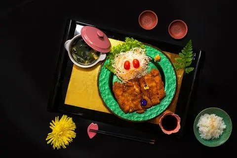 Hình ảnh Tonkatsu teishoku - set cơm thịt heo chiên xù - set17