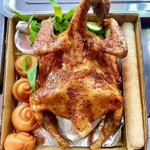 Hình ảnh Combo gà nướng - cơm lam - bánh bao
