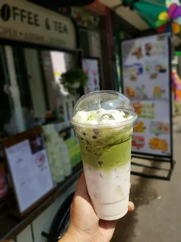 Hình ảnh Matcha latte sữa gấu