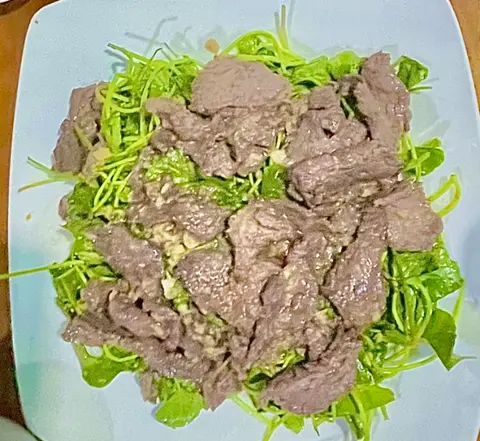 Hình ảnh Gỏi bò rau má