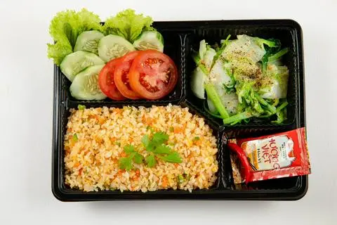 Hình ảnh Cơm chiên cá hồi Na Uy - canh