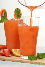 Hình ảnh Nước ép Thơm + Dâu