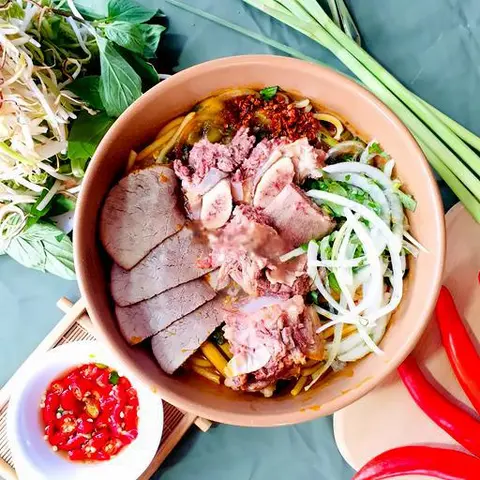 Hình ảnh Bún bò xí quách nạm