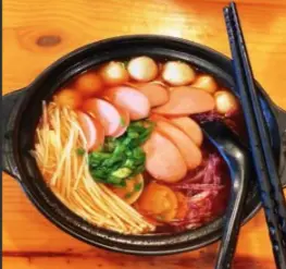 Hình ảnh Mì cay xúc xích