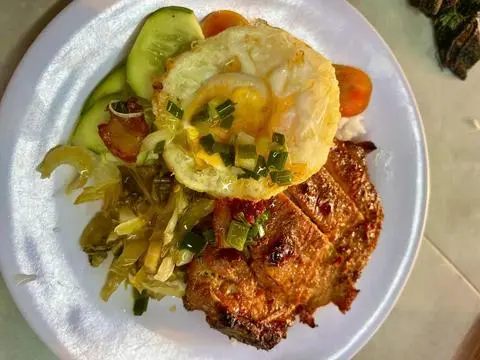 Hình ảnh Cơm sườn ốp la