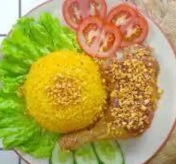 Hình ảnh Cơm chiên má đùi gà mắm tỏi