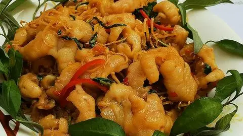Hình ảnh Chân gà rút xương xào sa tế