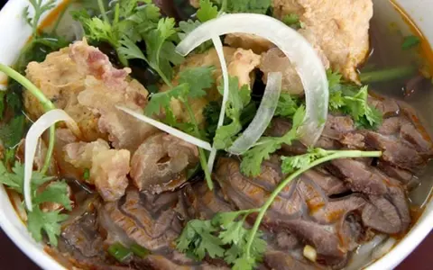 Hình ảnh Bún bò gân - nạm