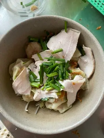Hình ảnh Hoành thánh thịt
