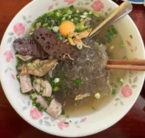Hình ảnh Miến măng lòng dồi trường trứng non