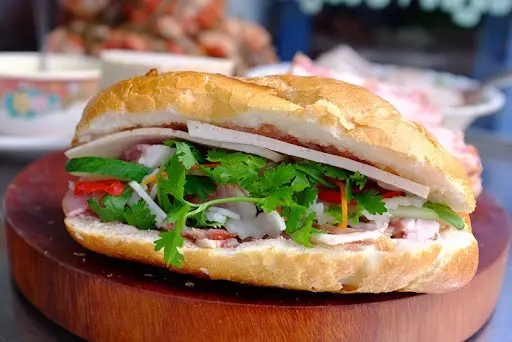 Hình ảnh Bánh mì chả - thịt nguội size lớn
