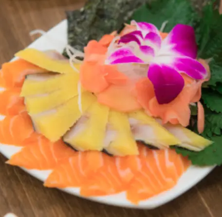 Hình ảnh Shashimi cá trích ép trứng