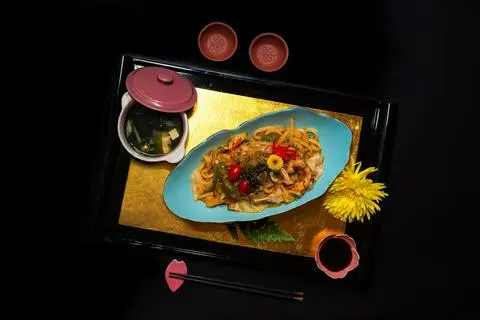 Hình ảnh Kaisen yaki udon teishoku - set mì udon xào hải sản - set25
