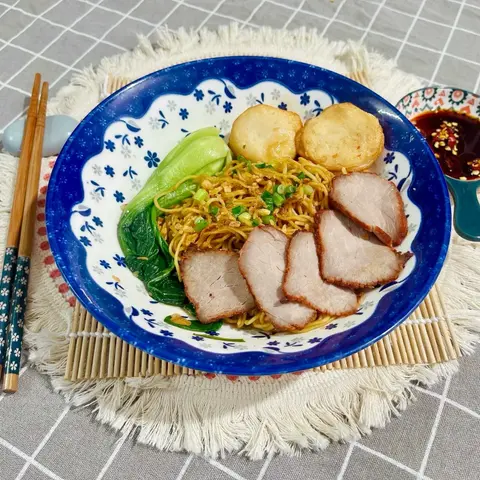Hình ảnh Mì khô xá xíu - đậu hủ cá phô mai