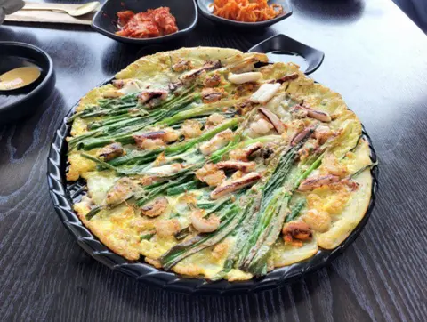 Hình ảnh Bánh xèo hải sản