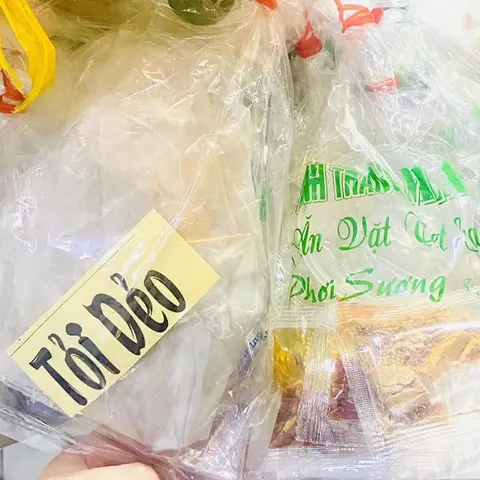 Hình ảnh Bánh tráng chấm tỏi dẻo