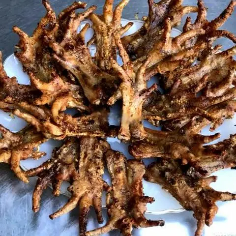 Hình ảnh Chân gà nướng muối ớt