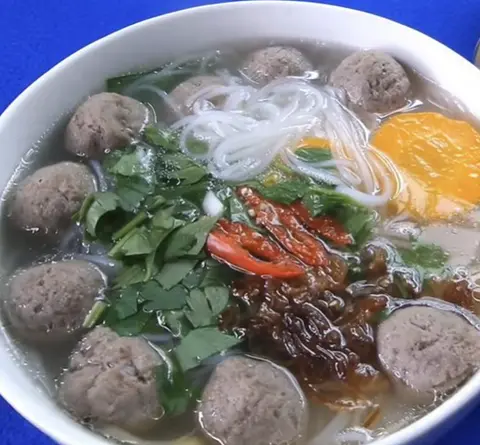 Hình ảnh Bún bò tái bò viên