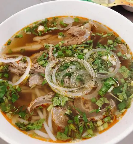 Hình ảnh Bún bò nạm gân viên