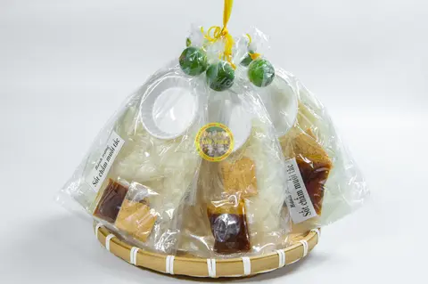 Hình ảnh Bánh tráng chấm muối tắc