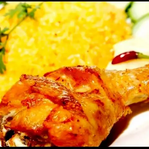 Hình ảnh Cơm chiên gà tặng trà tắc