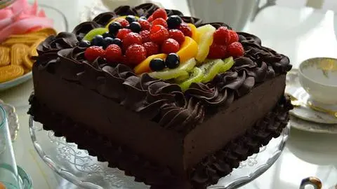 Hình ảnh Bánh socola mềm trái cây