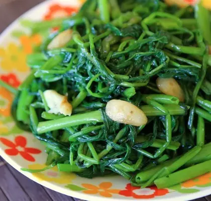 Hình ảnh Rau muống xào tỏi (không kèm cơm)