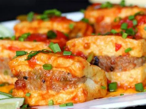 Hình ảnh Cơm tàu hủ nhồi thịt