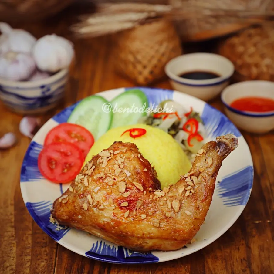 Hình ảnh Cơm chiên đùi gà mắm tỏi