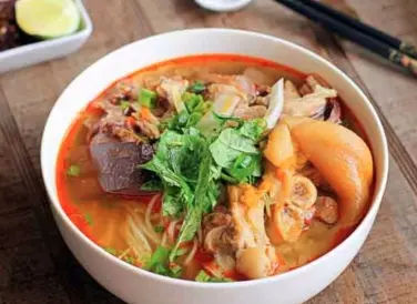 Hình ảnh Canh bún giò thập cẩm