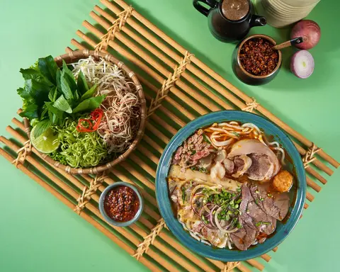 Hình ảnh Thập cẩm có giò có chả bò - tô lớn