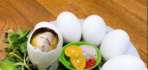 Hình ảnh Vịt lộn luộc