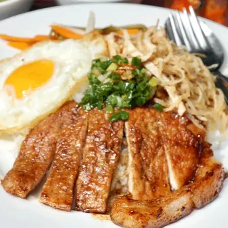 Hình ảnh Cơm sườn trứng ốp la