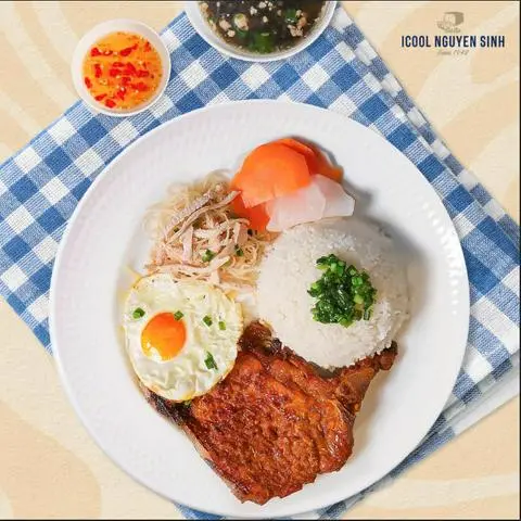 Hình ảnh Cơm tấm sườn bì trứng ốp la