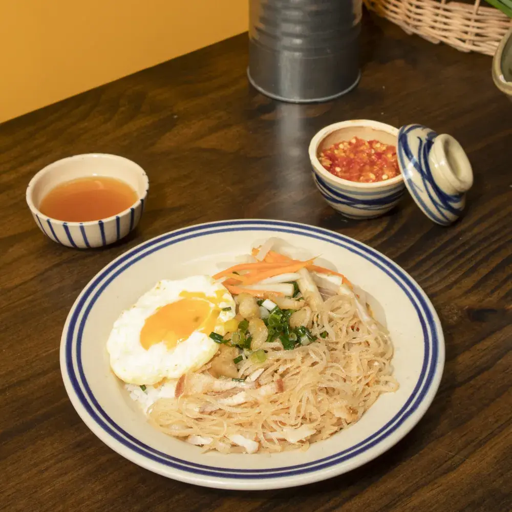 Hình ảnh Cơm tấm bì ốp la