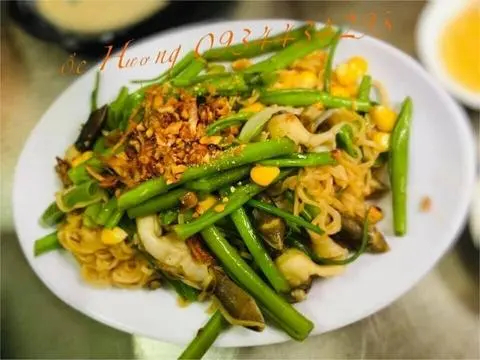 Hình ảnh Mì xào móng tay