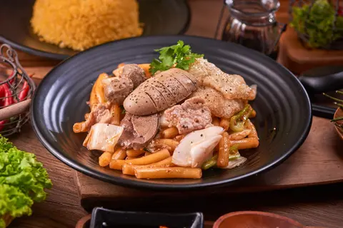 Hình ảnh Nui xào thập cẩm