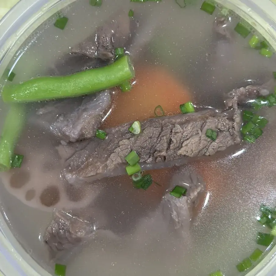 Hình ảnh Bánh canh gân bò củ sen
