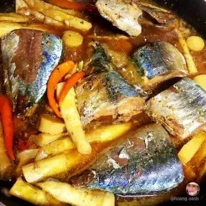 Hình ảnh Cơm cá ngừ kho thơm